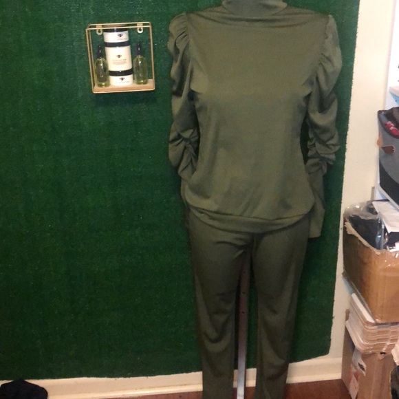 Army green pant set - Picture 3 of 5